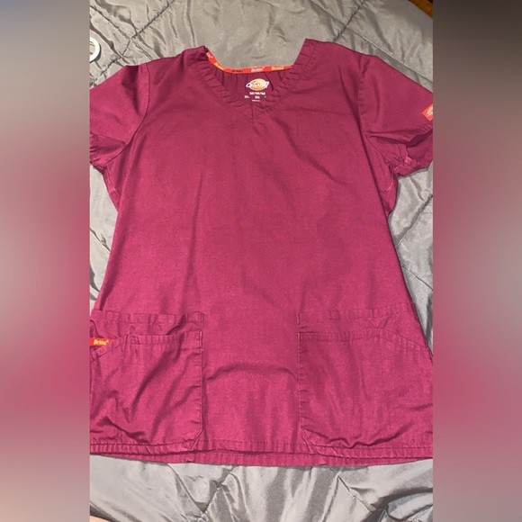 Dickies scrub top - Picture 1 of 2